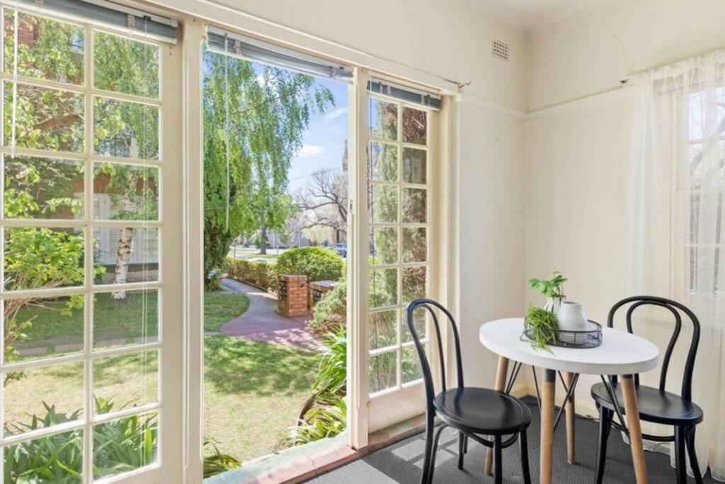 East Melbourne City Studio - Amazing Location & Sunny Charm Apartment Luaran gambar